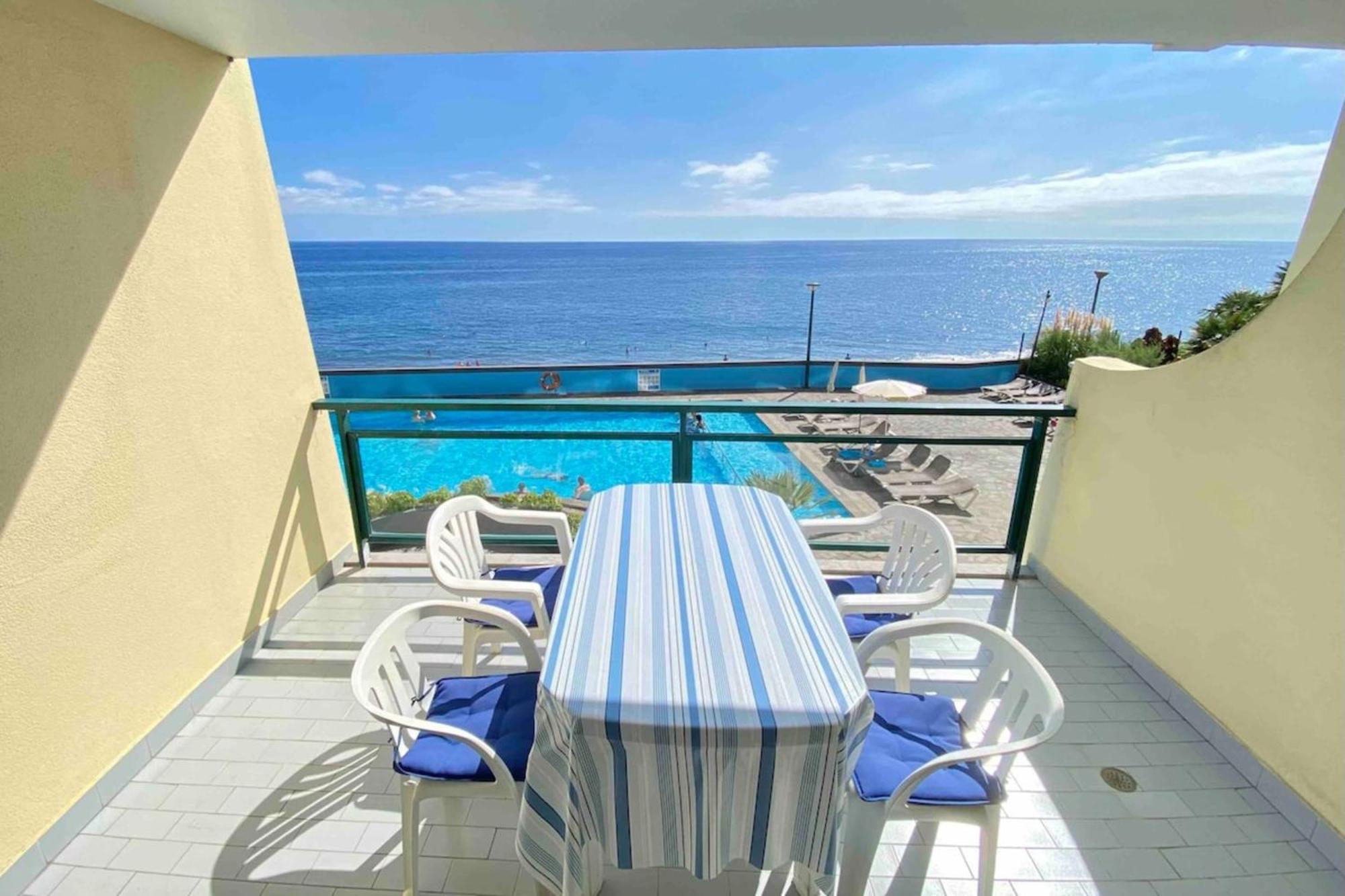 Serene Seaside Praia Formosa 푼샬 외부 사진